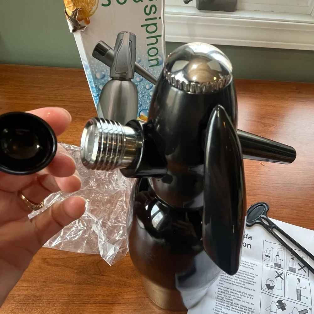 Soda Siphon Seltzer Water Maker Metal 1.0 L Black CO2 Bubble Generator Cocktails